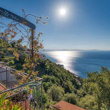 Villa Pino Furore Exteriér fotografie